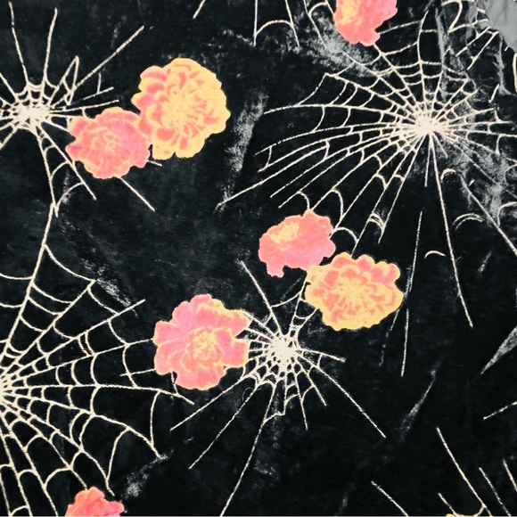 Mod cloth black skirt with spider webs and roses velvet feel Halloween spooky 12 - Picture 2 of 4